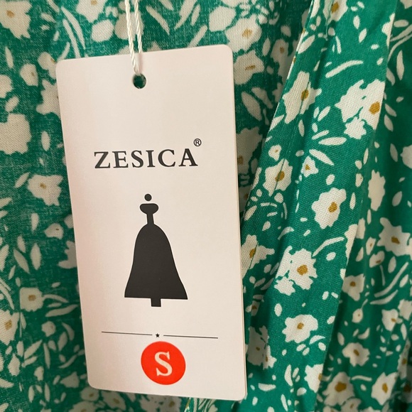 Zessica NWT Floral Wrap Dress - Picture 6 of 7